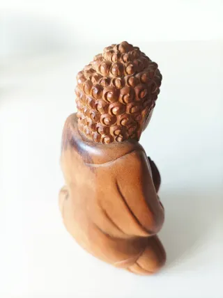 Buda madera tallada