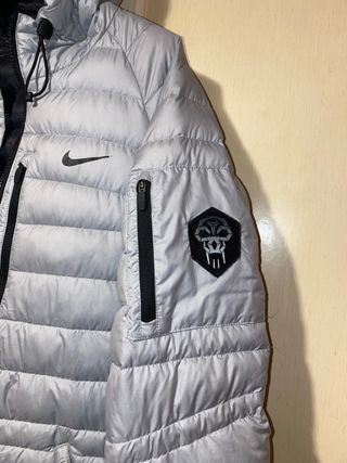 Jacket nike size M used very good condition Jacket
