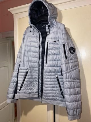 Jacket nike size M used very good condition Jacket