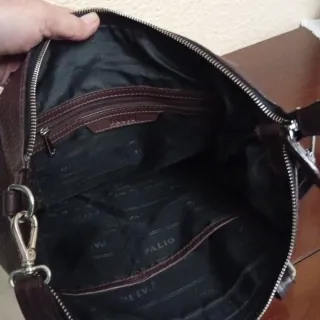 Precioso bolso de piel marrón con bandolera impeca