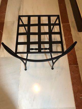 Silla descalzadora en hierro forjado