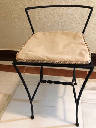Silla descalzadora en hierro forjado
