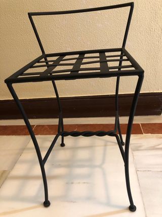 Silla descalzadora en hierro forjado