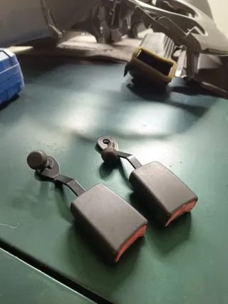 Encaixes cintos dianteiros fiat punto 188