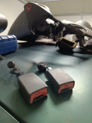 Encaixes cintos dianteiros fiat punto 188