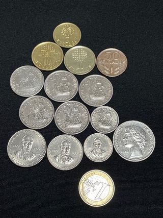 Lotto di 14 monete e serie di monete commemorative