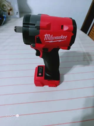 Llave de impacto Milwaukee