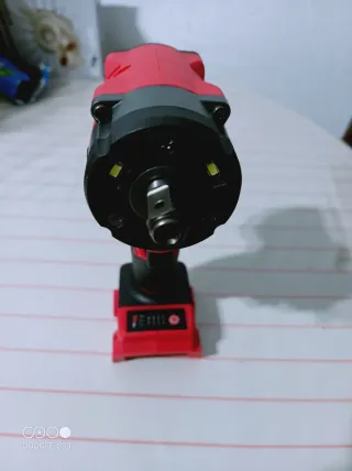 Llave de impacto Milwaukee