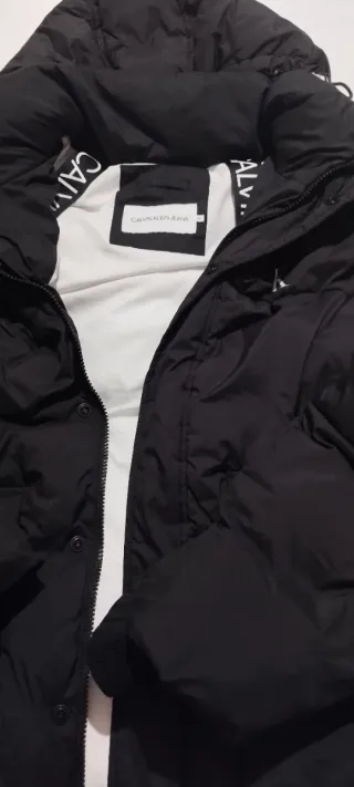 Cazadora Calvin Klein Jeans Negra y Blanca