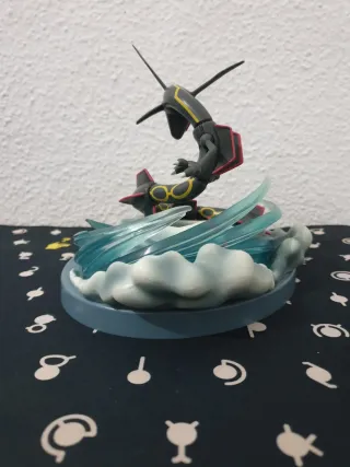 Figura Rayquaza Shiny Pokémon