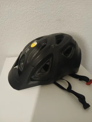 Casco de bicicleta negro
