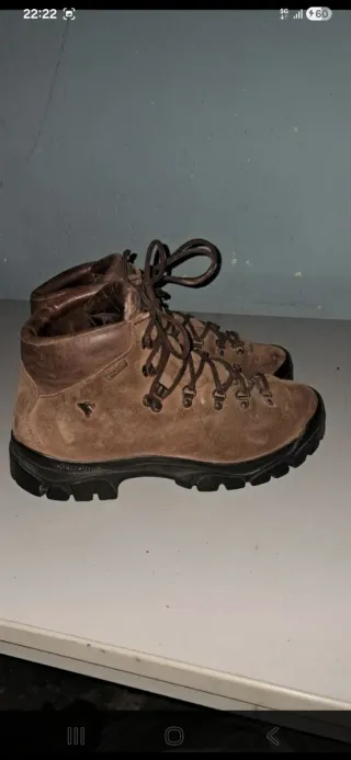 Botas de montaña T42 core-tex