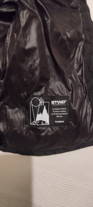 Chaleco acolchado Pull&Bear negro