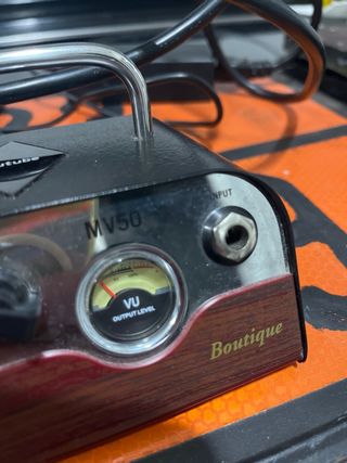 Amplificador vox 50 watts medio kilo de peso