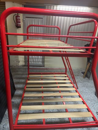 Litera de hierro roja