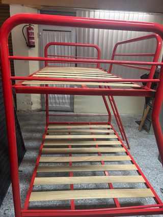 Litera de hierro roja