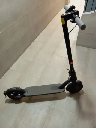 Patinete eléctrico plegable xioumi es como nueva