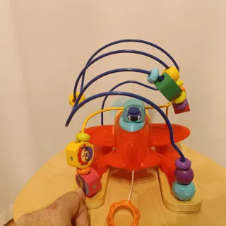 Avión de Juguete con Cuentas