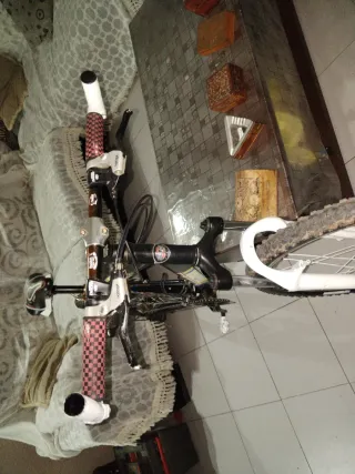 Bicicleta BH en perfecto estado sin uso apenas