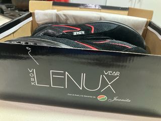 Zapatos de seguridad LENUX negros y rojos
