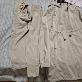 Abrigo premamá y portabebés Mamalicious beige