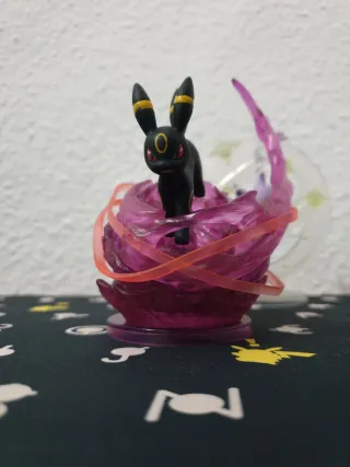 Figuras Espeon y Umbreon