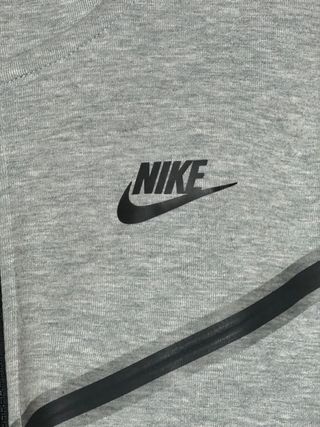 Chaqueta Nike Tech Gris