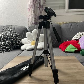 Cámara Canon EOS 1000D + Accesorios