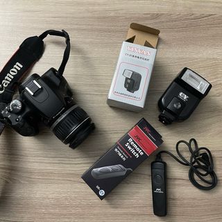 Cámara Canon EOS 1000D + Accesorios