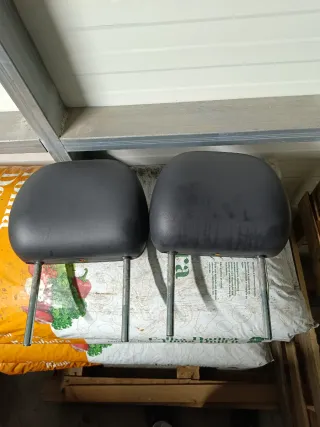 Apoios de cabeça toyota yaris xp10