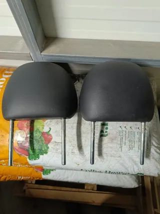 Apoios de cabeça toyota yaris xp10