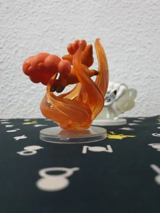 Figuras Vulpix Kanto y Alola
