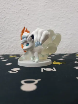 Figuras Vulpix Kanto y Alola