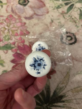 Coppia pomelli ceramica fiori blu