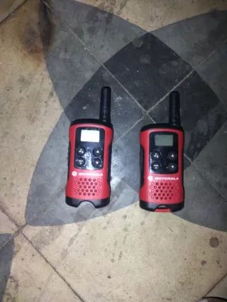 2 Walkie Talkies Motorola Rojos