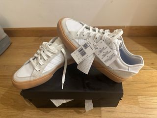 Zapatillas Adidas Blancas y Marrones