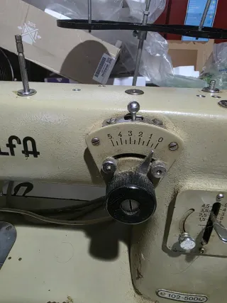 Máquina de coser antigua