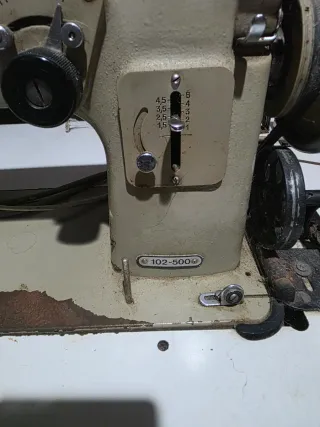 Máquina de coser antigua