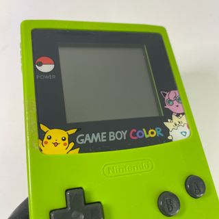 Game Boy Color Pikachu Verde