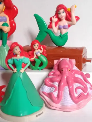 Lote figuras pequena sereia Ariel Disney