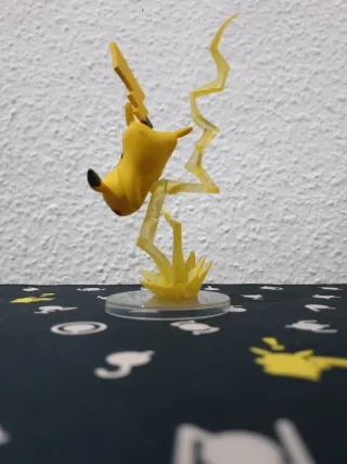 Figura Pikachu con Rayo