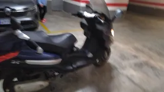 Piaggio Maxi Scooter Azul