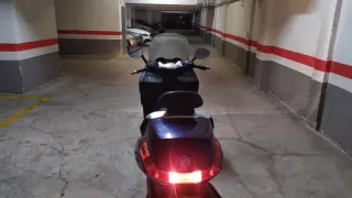 Piaggio Maxi Scooter Azul
