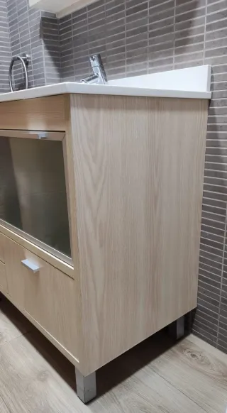 Mueble de baño con espejo