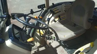 Tractor John Deere 5415 con pala