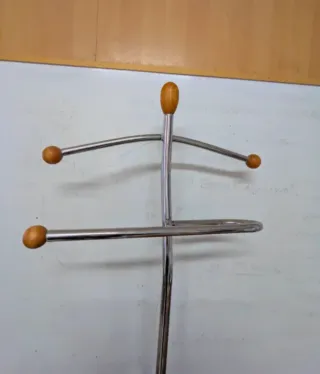 Galán de noche madera y metal