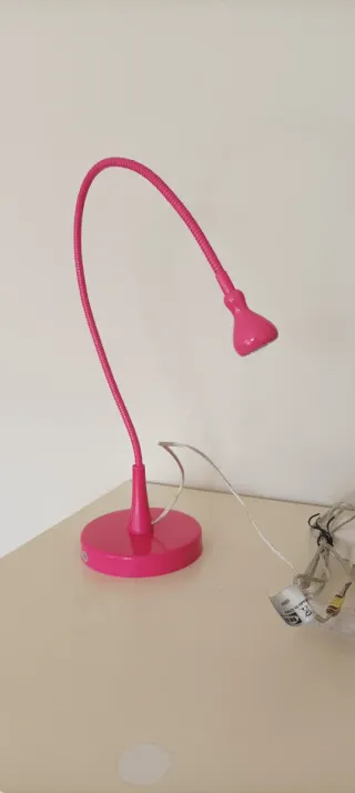 Lámpara flexo rosa infantil