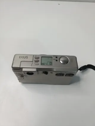 Cámara Canon IXUS Zoom 24-48mm