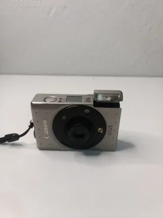 Cámara Canon IXUS Zoom 24-48mm