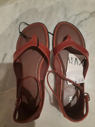 Sandalias Zara Piel marrones Nuevas